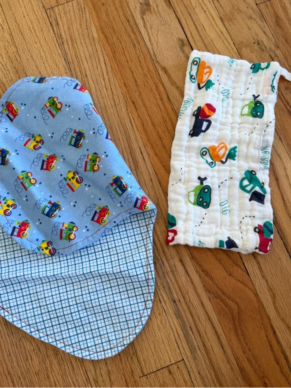 Source Unknown Blue & White Baby Car Bib Set